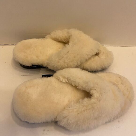 Old friend flip flops fur slippers 9.5-10.5 - Picture 1 of 6
